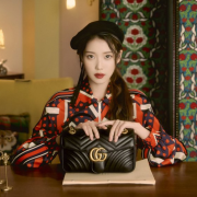 30위 [가수 아이유] Gucci 구찌 마몬트 마틀라세 백 화이트,블랙 & 미니,스몰,미디움 443497