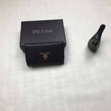 Prada 프라다 남여공용 사피아노 메탈로고 키월렛