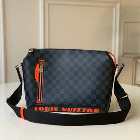 Louis Vuitton 루이비통 디스커버리 메신저백 N40159