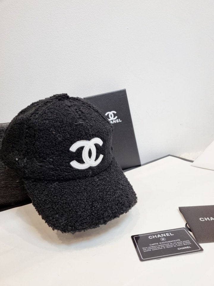 CHANEL  샤넬 양털캡