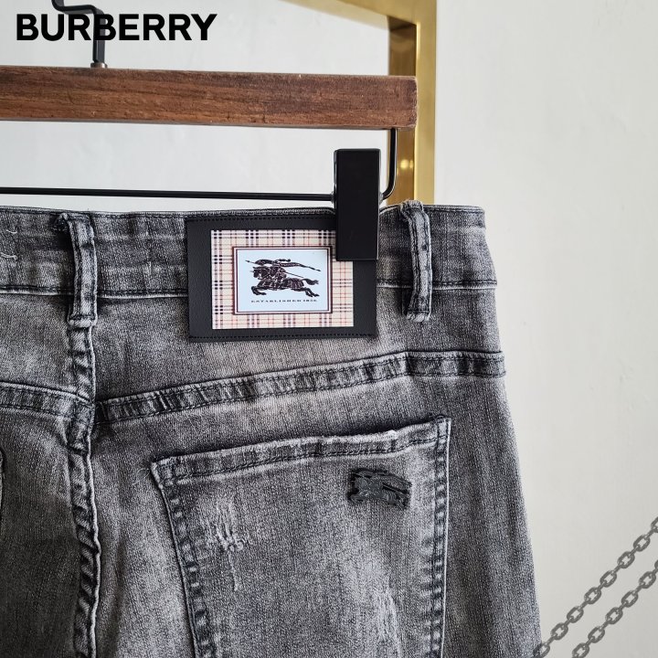 Burberry 버버리 블랙탭 흑 청바지