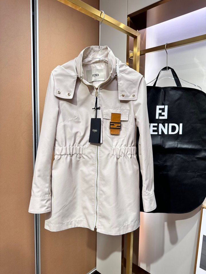 Fendi 펜디 개버딘 가죽패치 루즈트렌치