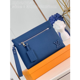 LOUIS VUITTON 루이비통 테이크오프 파우치 M82813