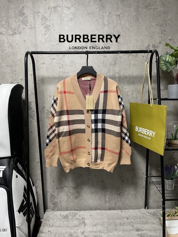 ●9월 판매 10위● Burberry 버버리 체크 가디건