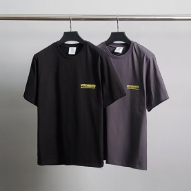 Vetements 베트멍 메탈로고 라운드 반팔티