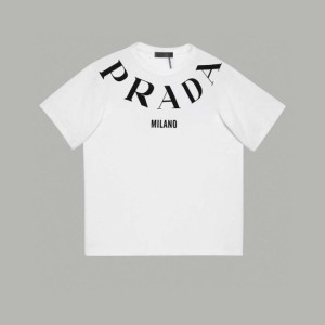 PRADA. 프라다 24SS 이니셜 넥 반팔 티셔츠