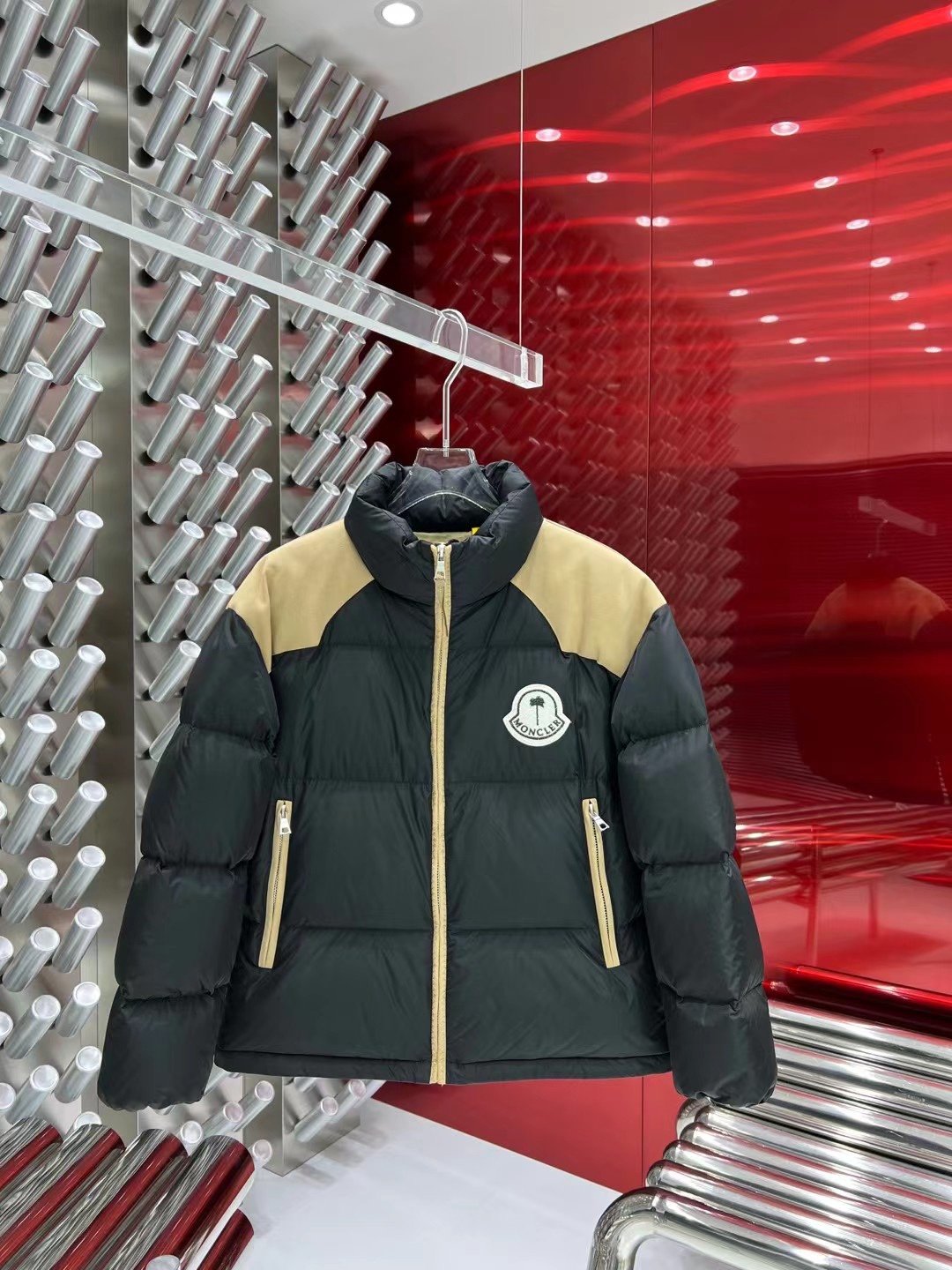 MONCLER 몽클레어 새드로고 덕다운 패딩 98