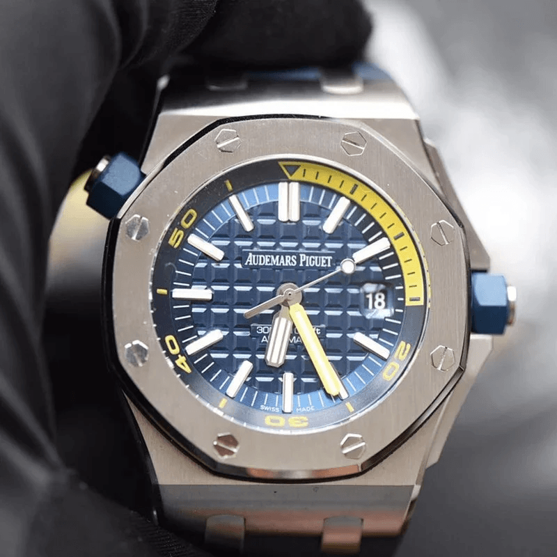 AUDEMARS PIGUET  오데마피게 로얄오크 오프쇼어 다이버 블루다이얼 러버밴드