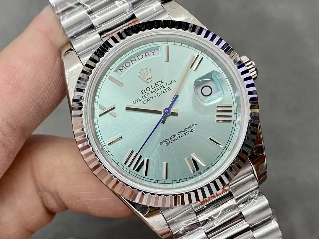 ROLEX 로렉스 데이데이트 41mm 플래티넘 다이얼 텅스텐 m228236