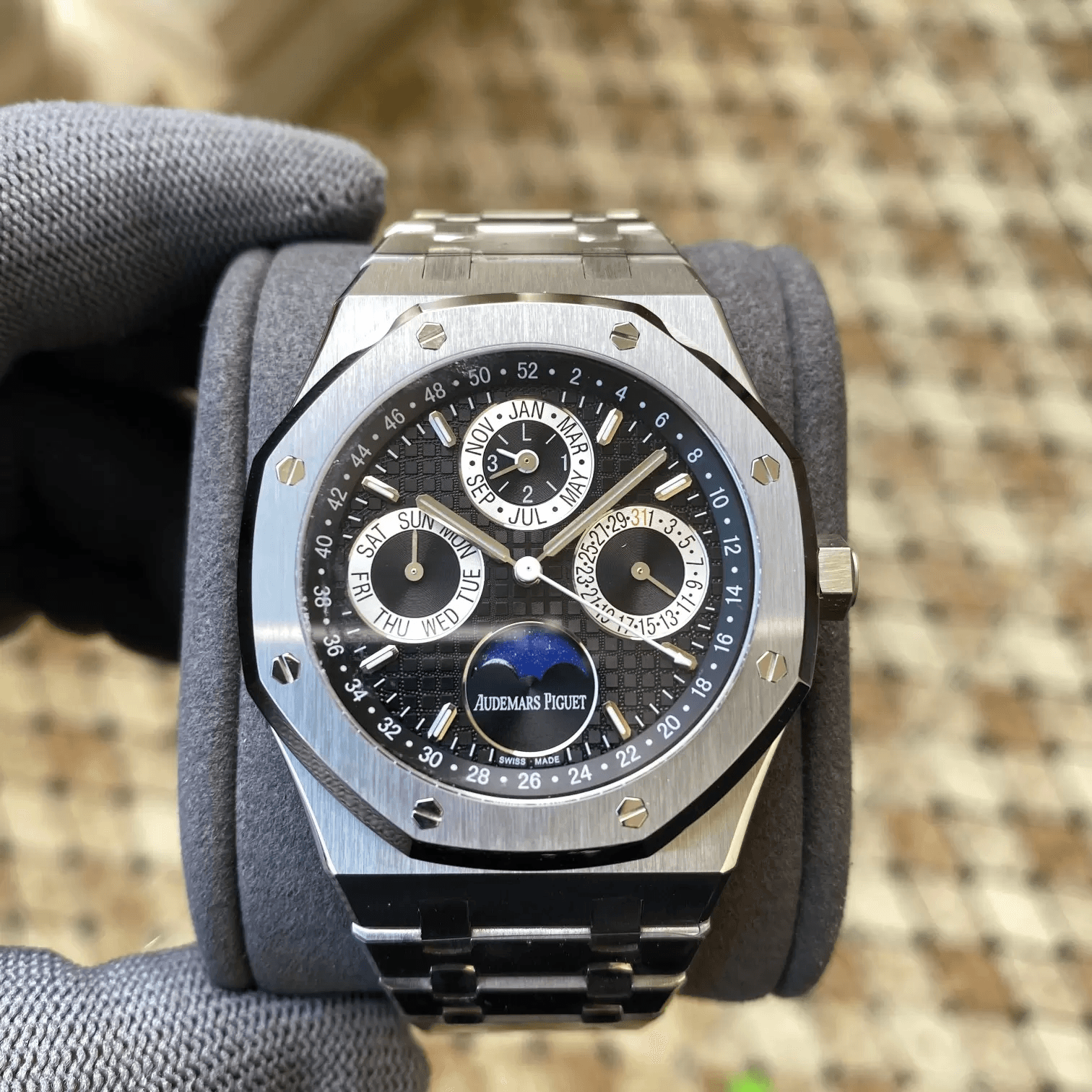 AUDEMARS PIGUET  오데마피게 로얄오크 퍼페추얼 캘린더 블랙 다이얼 26574