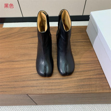 MAISON MARGIELA 메종마르지엘라 여성용 부츠 (굽높이6CM) 2024/신상 블랙,화이트 2color