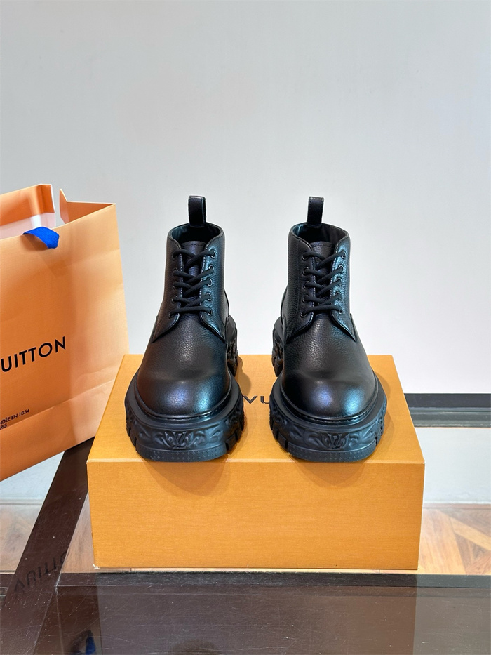 LOUIS VUITTON 루이비통 남성용 부츠 L63320 2024/신상