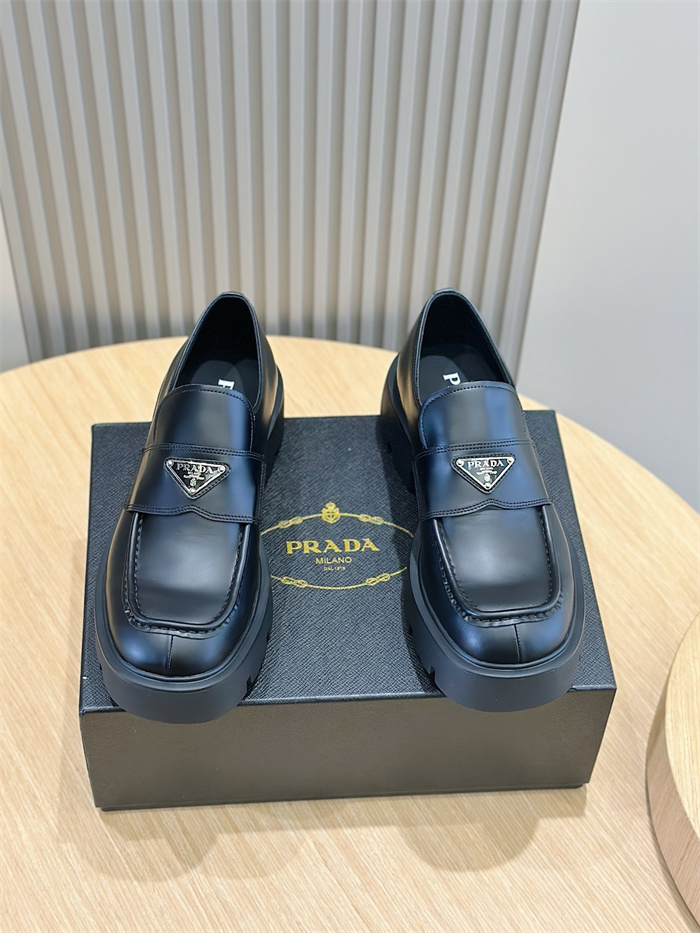 PRADA 프라다 남성용 로퍼 P43632 2024/신상