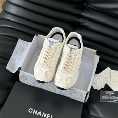 CHANEL 샤넬 여성용 스니커즈 C62405-2 2024/신상 블랙,화이트 2color