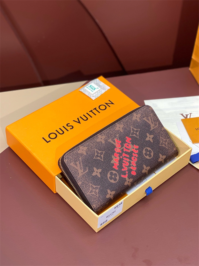 LOUIS VUITTON 루이비통 장지갑 M11702 2024/신상