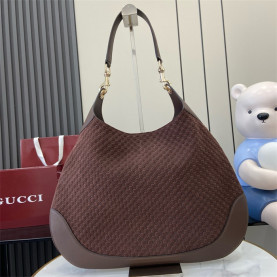 GUCCI 구찌 보디 미디엄 숄더백 815924 2024/신상