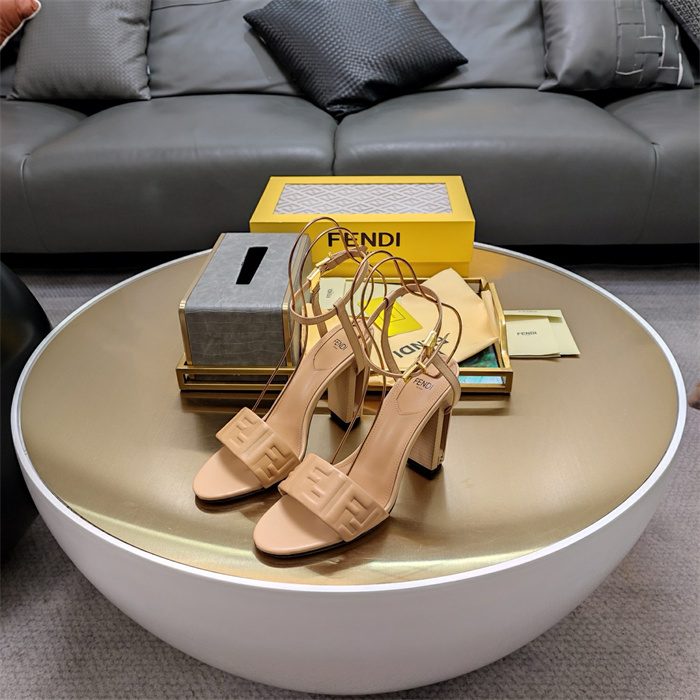 FENDI 펜디 여성용 샌들 (굽높이10CM) F91536-2 2024/신상 2COLOR