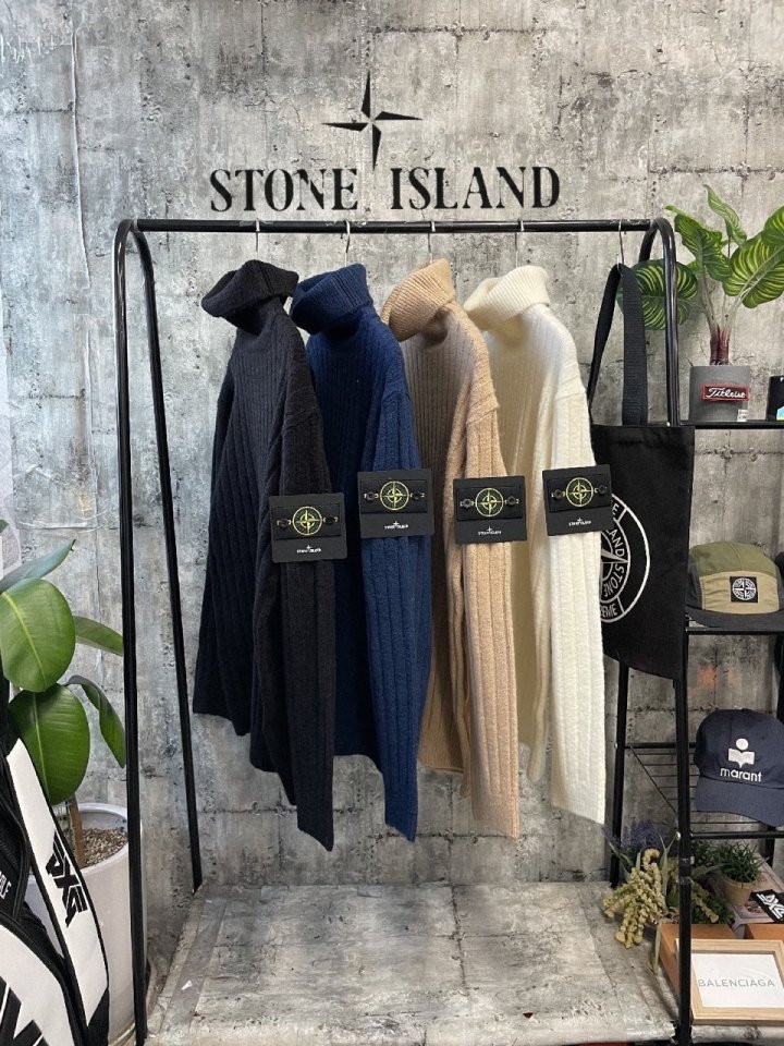 STONE ISLAND 스톤아일랜드 램스울 골지 목폴라 니트