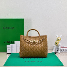 BOTTEGA VENETA 보테가베네타 안디아모 스몰 토트백 74630 2024/신상