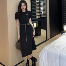 PRADA 프라다 미니 체인 가방 원피스