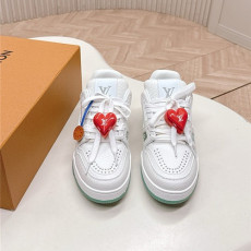 LOUIS VUITTON 루이비통 남여공용 스니커즈 L96331 2COLOR