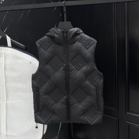 FENDI 펜디 엠보 다운 베스트