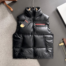 PRADA 프라다 러버 로고 다운 베스트