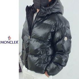 MONCLER 몽클레어 유광 후드 패딩 자켓