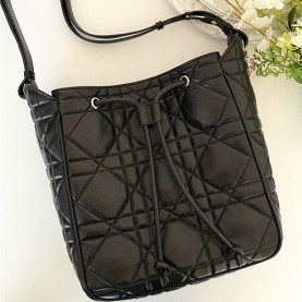 DIOR 디올 버킷백 미디움 D1117