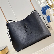 LOUIS VUITTON 루이비통 바운드레스 숄더백 M13179 2COLOR