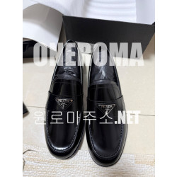 한*아 고객님 프라다 페이던트 삼각로고 로퍼