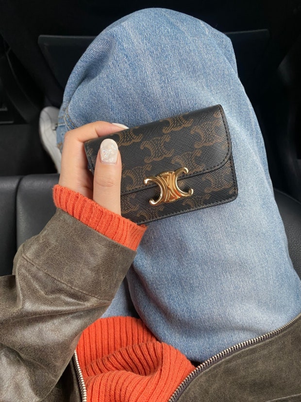 ●셀린느 스몰 트리옹프 플랩 지갑●