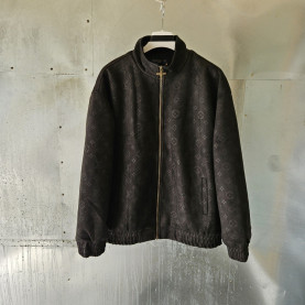 LOUIS VUITTON 루이비통 모노 디보스드 스웨이드 트랙수트 자켓