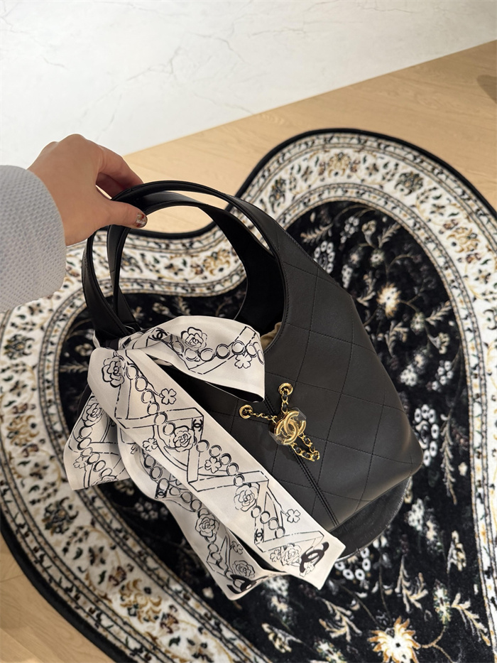 CHANEL 샤넬 버킷백 AS20110