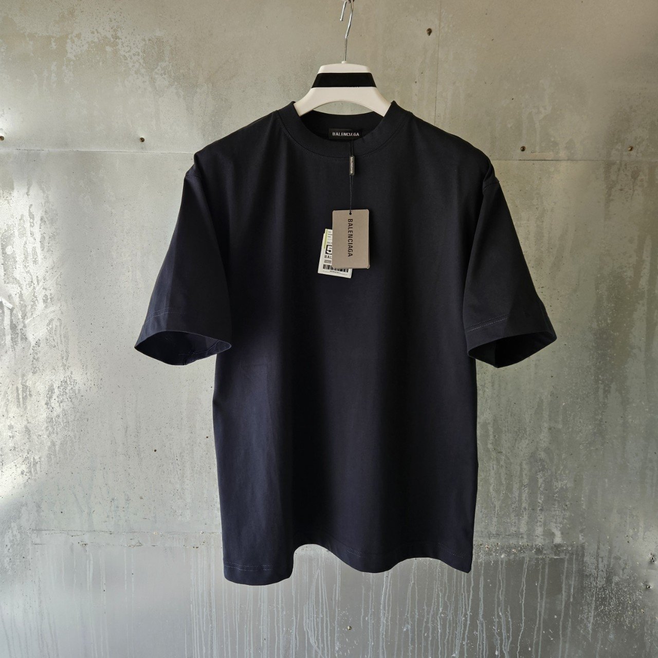 BALENCIAGA 발렌시아가 페이드블랙 공항태그 티셔츠